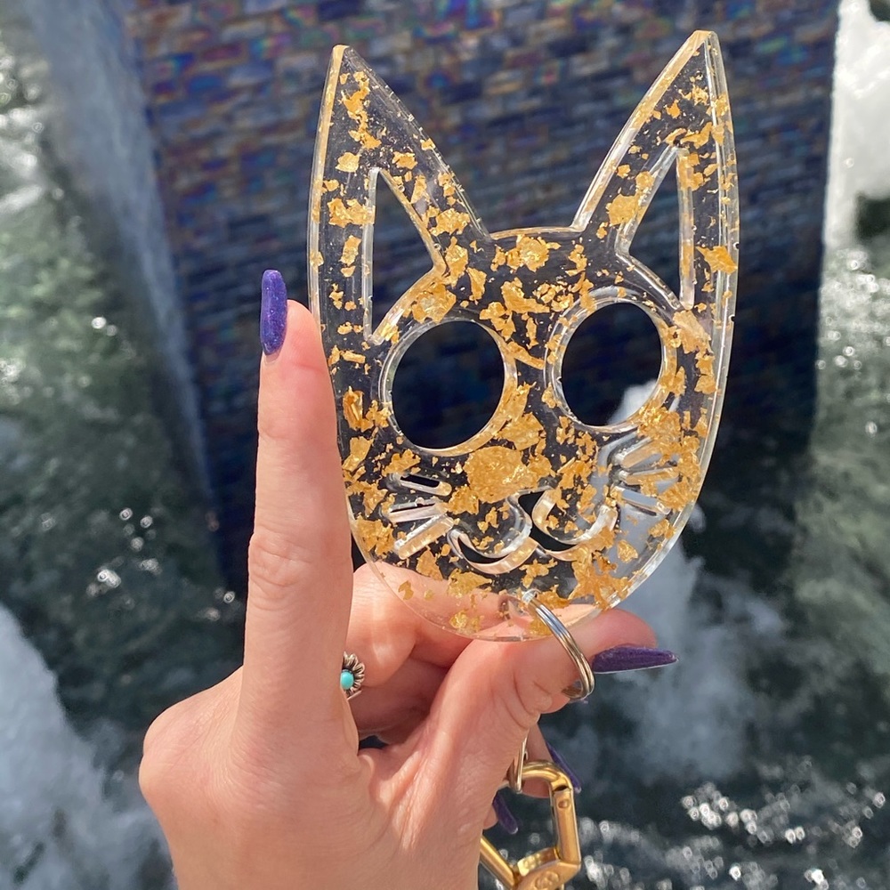 Defensive Kitty Keychain Clear With Gold Flakes - Picture 4 of 15